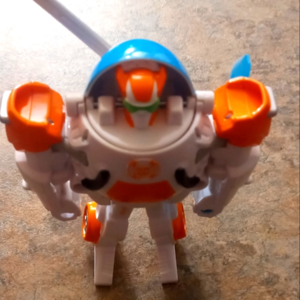 Transformers rescure Orange, Blue & White Transforming Robot